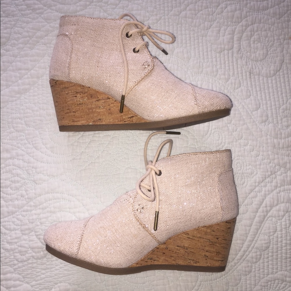 TOMS desert Wedge ankle bootie